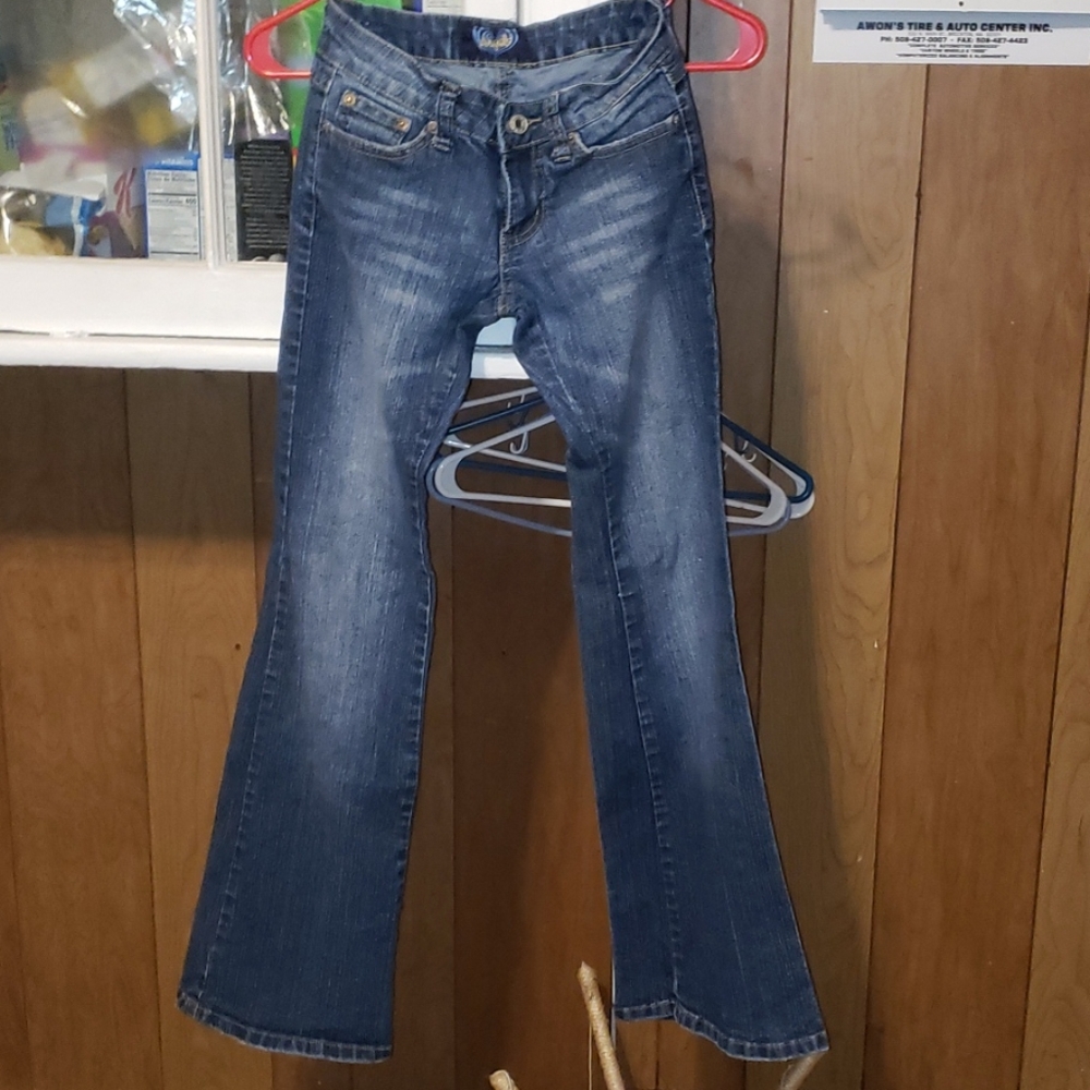 Angels flare Jean's
